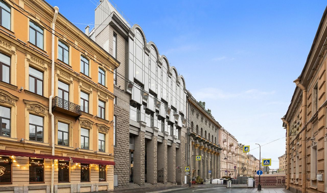 фасад дома, здание по адресу г Санкт-Петербург, ул Караванная, д 10